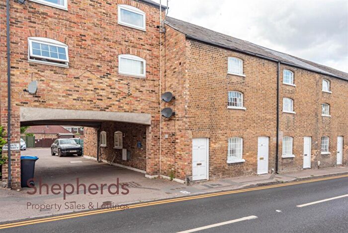1 Bedroom Maisonette For Sale In High Street, Roydon, CM19