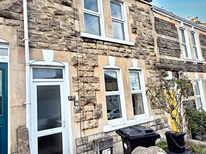 Terraced House To Rent In Maybrick Road, Bath, Somerset, BA2