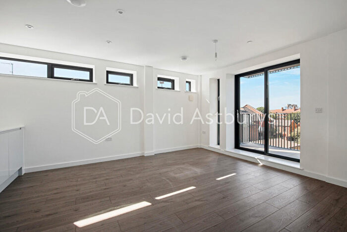 2 Bedroom Flat To Rent In Whiston Road, Haggerston, London, E2