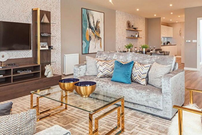 1 Bedroom Flat For Sale In Ridgeway Views, Mill Hill, NW7