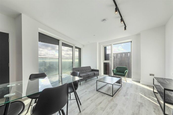 2 Bedroom Flat To Rent In Portal Way, London, W3