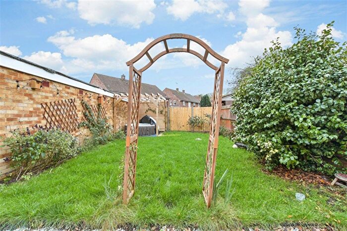 3 Bedroom End Terrace House For Sale In Tilers Way, Reigate, Surrey, RH2