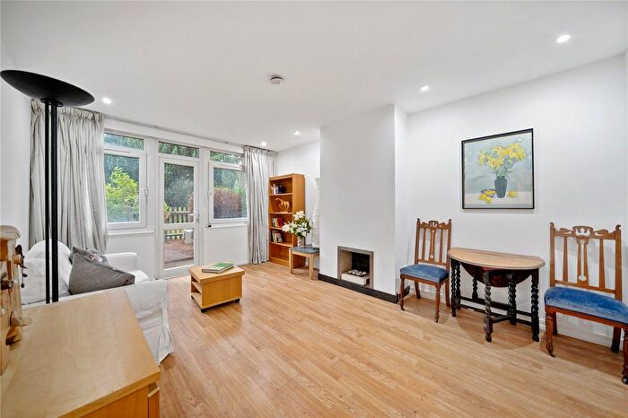 2 Bedroom Flat To Rent In Flowersmead, Upper Tooting Park, London, SW17