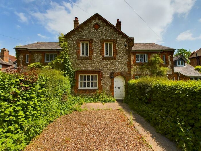 3 Bedroom Cottage To Rent In Elm Road, Penn, High Wycombe, Buckinghamshire, HP10