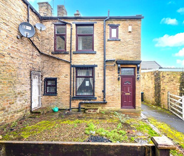 2 Bedroom End Of Terrace House For Sale In Cordingley Street, Bradford, BD4