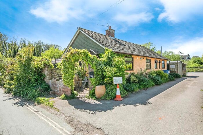 2 Bedroom Detached Bungalow For Sale In Quay Lane, Sudbury, CO10