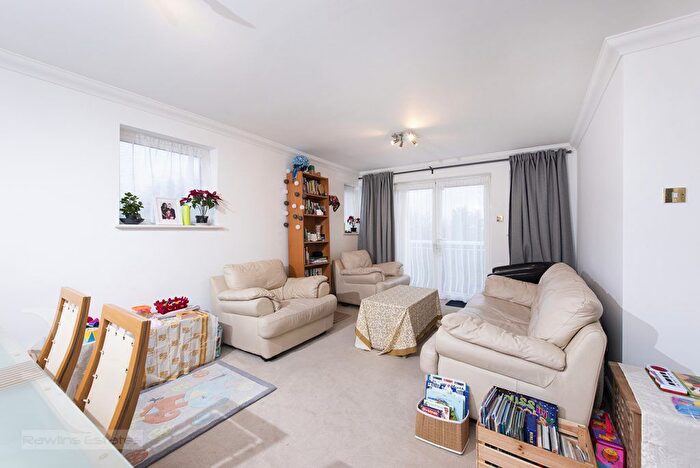 1 Bedroom Flat To Rent In Queens Road, London, NW4