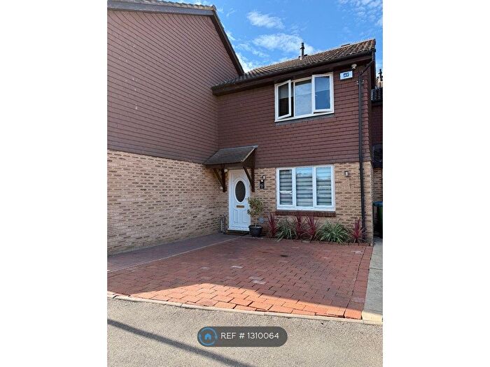 3 Bedroom Terraced House To Rent In Shaw Drive, Walton On Thames, KT12
