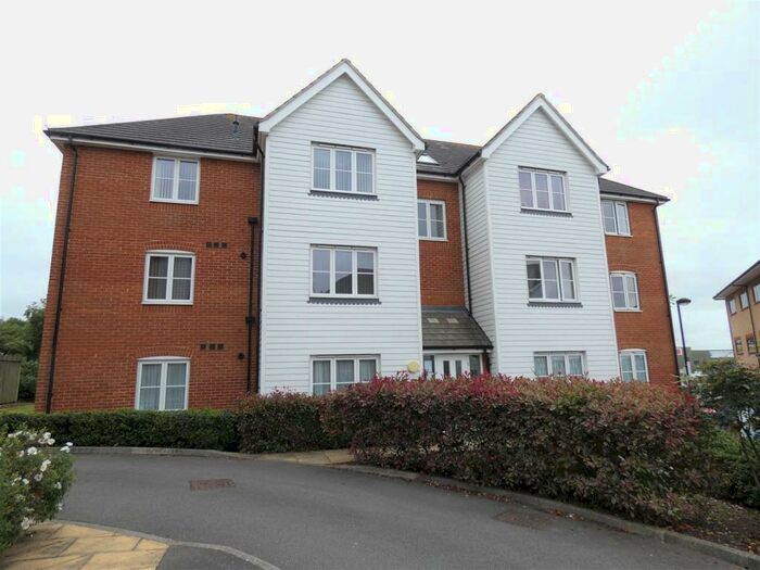 2 Bedroom Apartment To Rent In The Links, Herne Bay, CT6