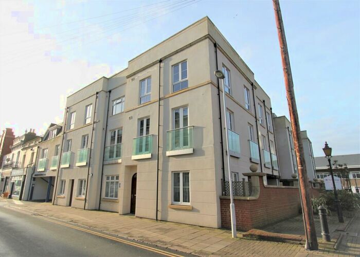 2 Bedroom Flat To Rent In Crescent Road, Worthing, BN11