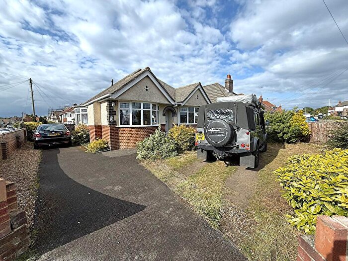 3 Bedroom Detached Bungalow For Sale In Dorchester Road, Oakdale, Poole, BH15