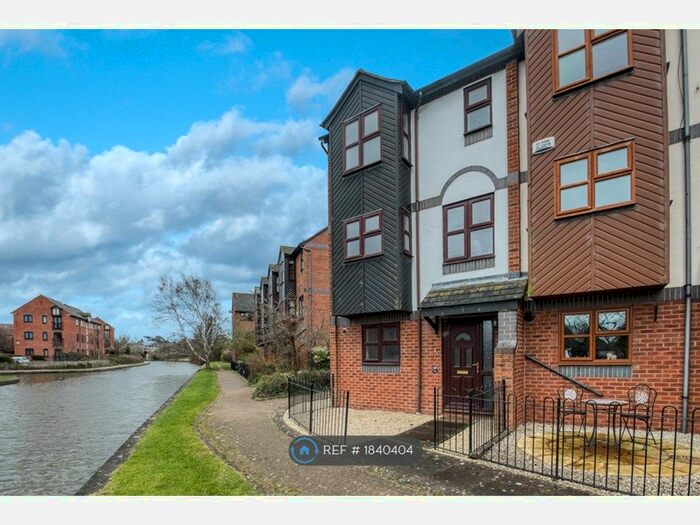 5 Bedroom End Of Terrace House To Rent In Howard Walk, Warwick, CV34