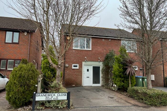 2 Bedroom House To Rent In Titchfield Park, Fareham, PO15