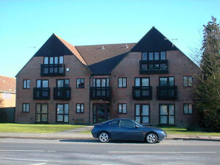 1 Bedroom Flat To Rent In Bowman Court, Crawley, RH10