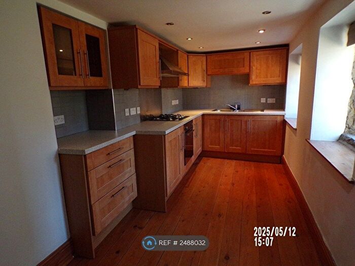 2 Bedroom End Of Terrace House To Rent In Cowlersley Lane, Huddersfield, HD4