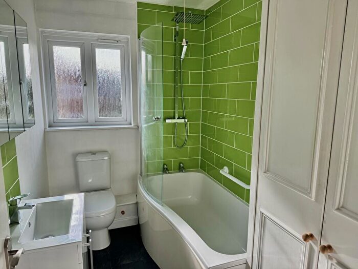 4 Bedroom Detached House For Sale In Chandlers Lane, Aldbourne, SN8