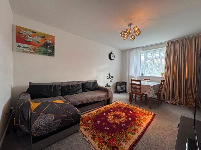 2 Bedroom Flat To Rent In Stitchill Road, Torquay, TQ1