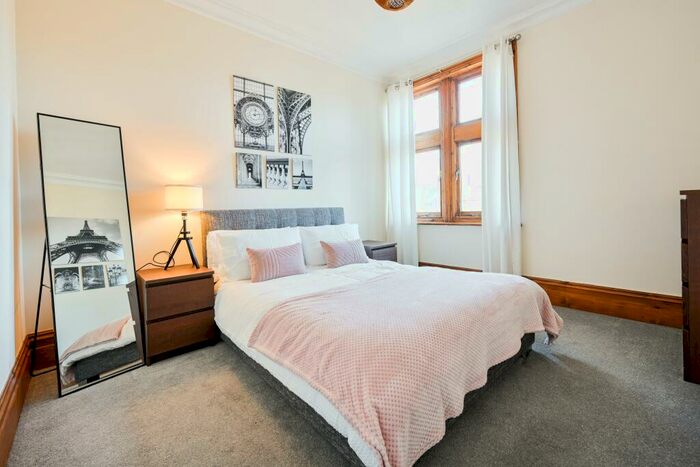 3 Bedroom Flat To Rent In Old Christchurch Road, Bournemouth, Dorset, BH1