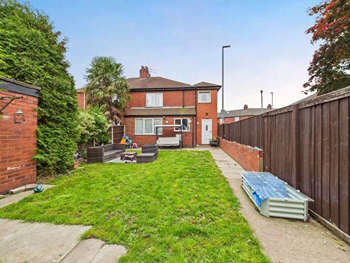 5 Bedroom Semi Detached House For Sale In Swanhill Lane, Pontefract, WF8