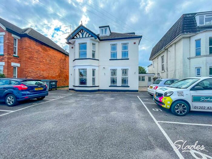 2 Bedroom Apartment To Rent In Parkwood Road, Southbourne, Bournemouth, BH5