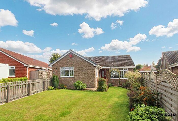 3 Bedroom Detached Bungalow For Sale In Harrison Close, Sproatley, HU11