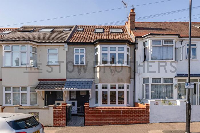 4 Bedroom Property To Rent In Pentire Road, Walthamstow, E17