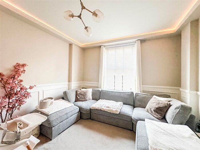 1 Bedroom Flat For Sale In Milward Road, Hastings, TN34
