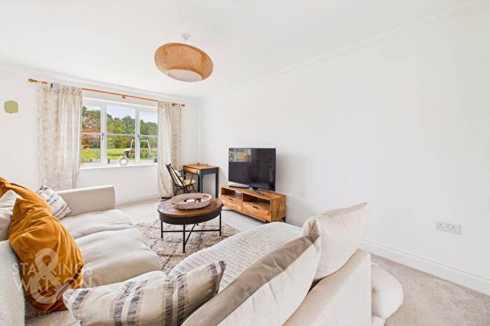 3 Bedroom Town House For Sale In Alec East Road, Blofield, Norwich, NR13
