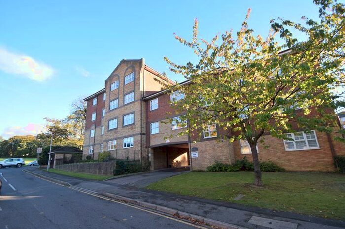 2 Bedroom Flat To Rent In Knights Field, Old Bedford Road Area, LU2