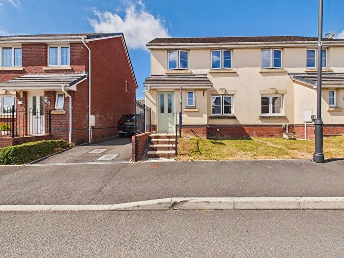 3 Bedroom Semi Detached House For Sale In Clos Yr Eryr, Bridgend, CF35