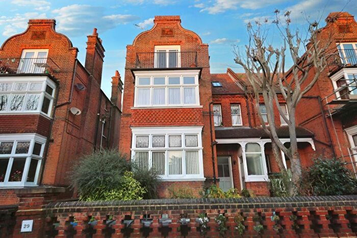 1 Bedroom Apartment To Rent In Cadogan Road, Surbiton, KT6