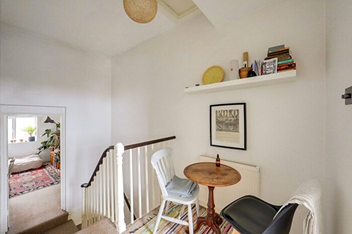 2 Bedroom Flat For Sale In Chadwick Road, Peckham, London, SE15