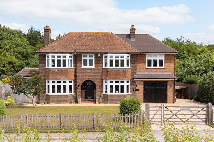 5 Bedroom Detached House For Sale In Cheddington Road, Pitstone, Buckinghamshire, LU7