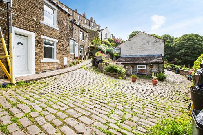2 Bedroom Terraced House For Sale In Lower Skircoat Green, Halifax, HX3