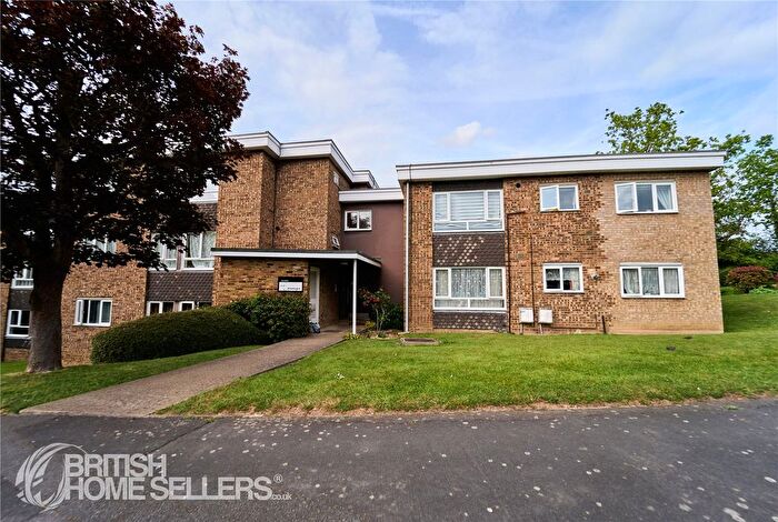 1 Bedroom Flat For Sale In By The Wood, Watford, Hertfordshire, WD19