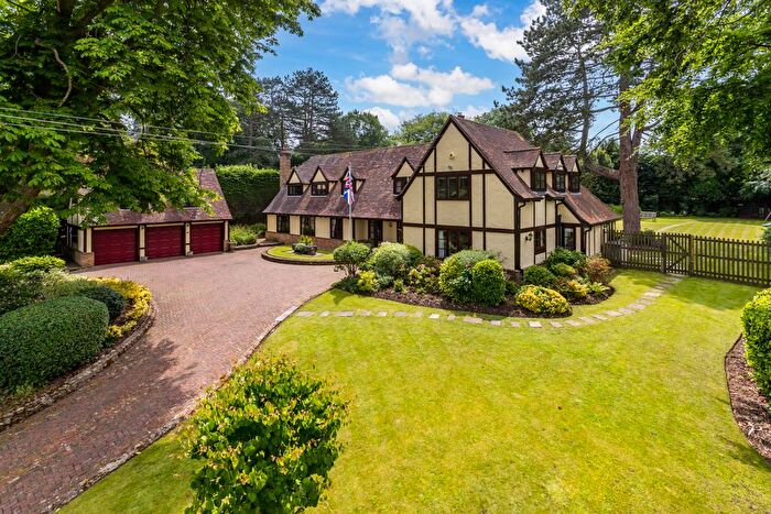 5 Bedroom Detached House For Sale In Park View Road, Woldingham, CR3
