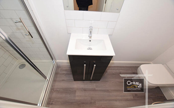 1 Bedroom Flat To Rent In |Ref: |, Chiltern House, College Place, Southampton, SO15