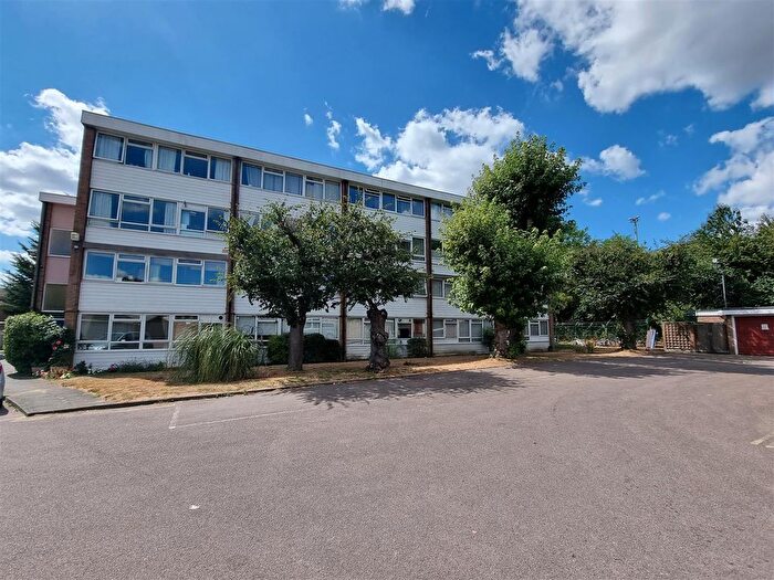 2 Bedroom Flat To Rent In Kirby Close, Ilford, IG6