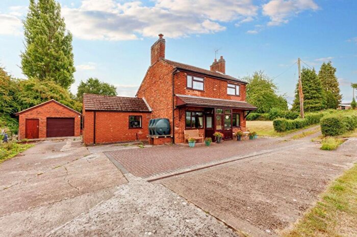 4 Bedroom Detached House For Sale In Lentons Lane, Aldermans Green, CV2