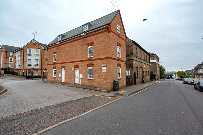 2 Bedroom Semi-Detached House To Rent In Stuart Road, Kent, DA11