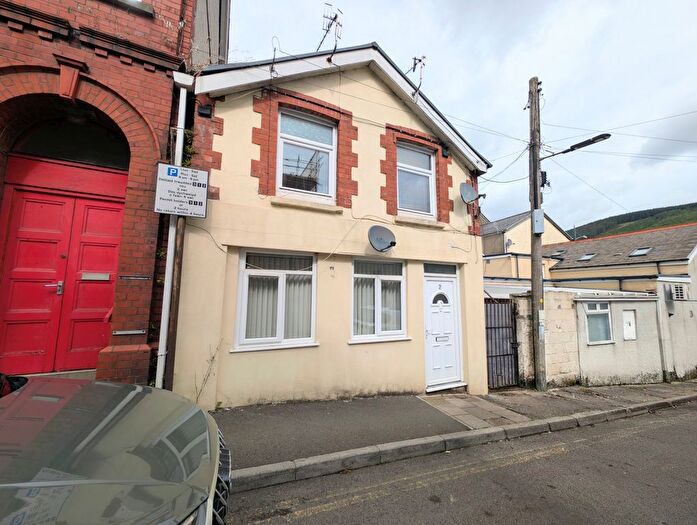 1 Bedroom Flat For Sale In Knight Street, Mountain Ash, CF45