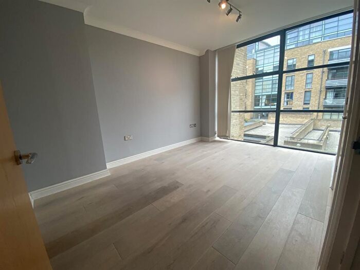 2 Bedroom Flat To Rent In Ferry Lane, Brentford, TW8
