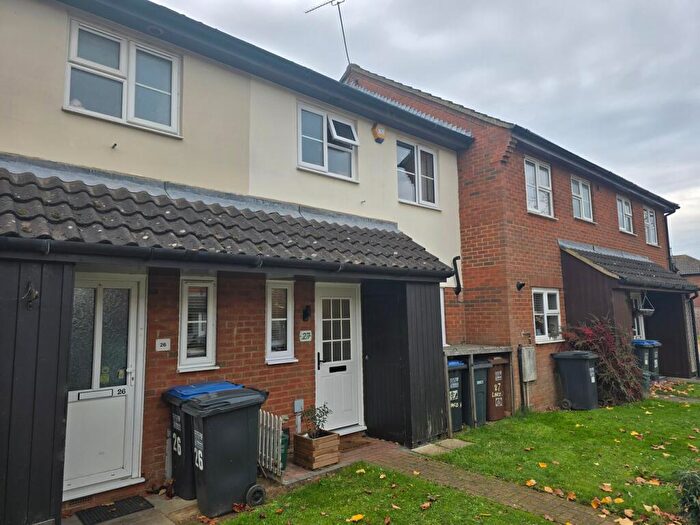 2 Bedroom Terraced House For Sale In Lincoln Close, Welwyn Garden City, AL7