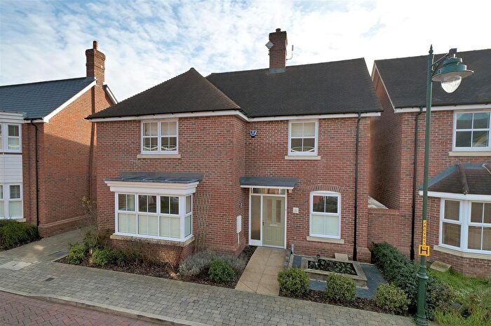 5 Bedroom Detached House To Rent In Atlas Close, Kings Hill, ME19