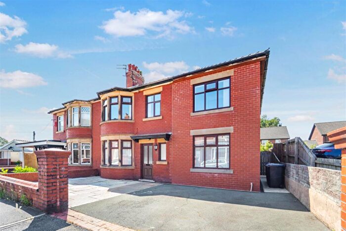 5 Bedroom Semi-Detached House For Sale In Hillcrest Road, Blackburn, BB2