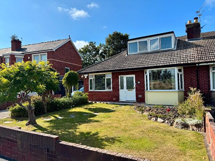 5 Bedroom Semi-Detached Bungalow For Sale In Tennyson Road, Blackpool, Lancashire, FY3