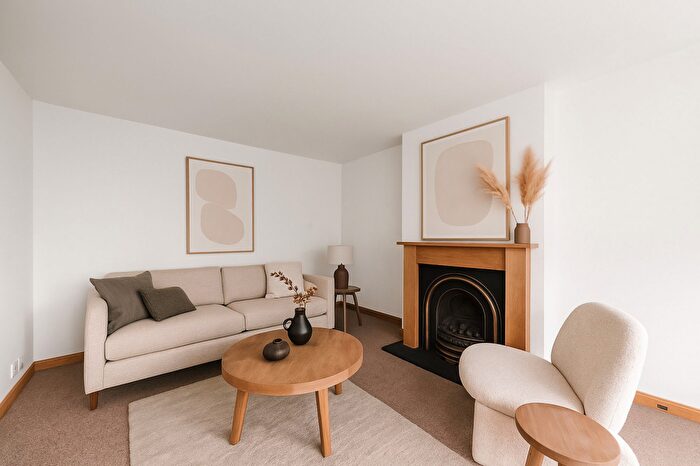 3 Bedroom Semi-Detached House For Sale In Deanburn Park, Linlithgow, EH49