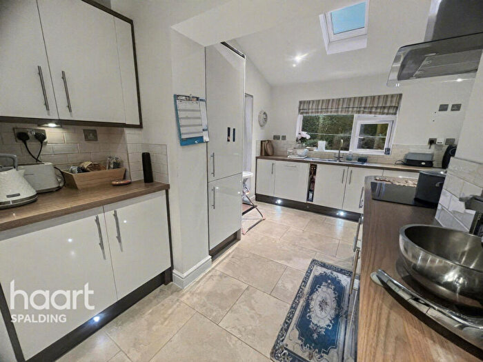 4 Bedroom Detached House For Sale In Bourne Road, Spalding, PE11