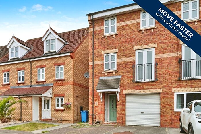 3 Bedroom End Of Terrace House For Sale In Randall Garth, Driffield, YO25