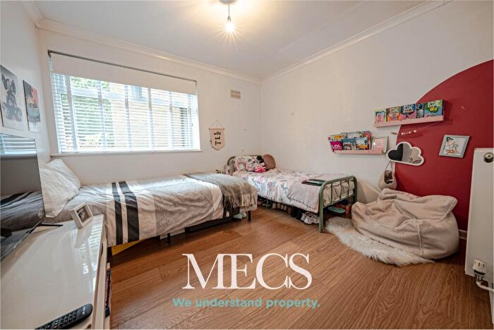 2 Bedroom Apartment For Sale In Sheepmoor Close, Birmingham, West Midlands, B17